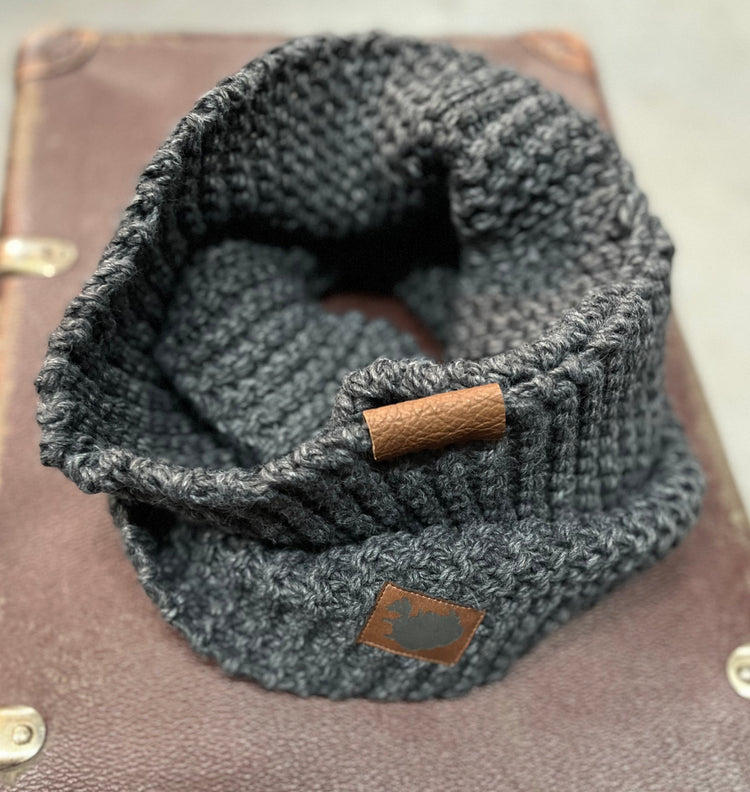 TUBA Z WEŁNY ORAZ ALPAKI CIEMNOSZARA