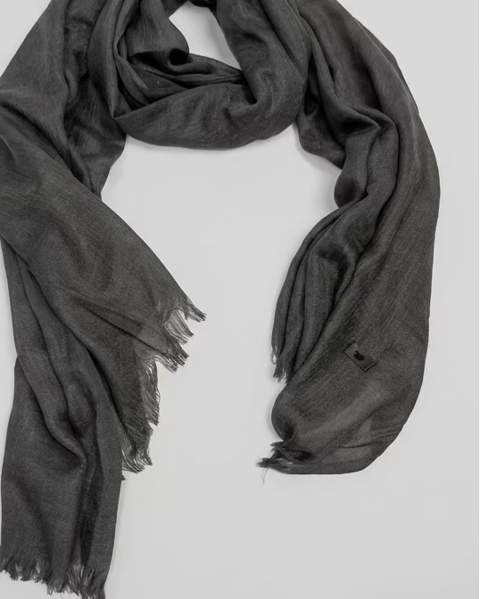 ČERNÁ LEHKÁ VISKÓZOVÁ ŠÁLA AW25/112759